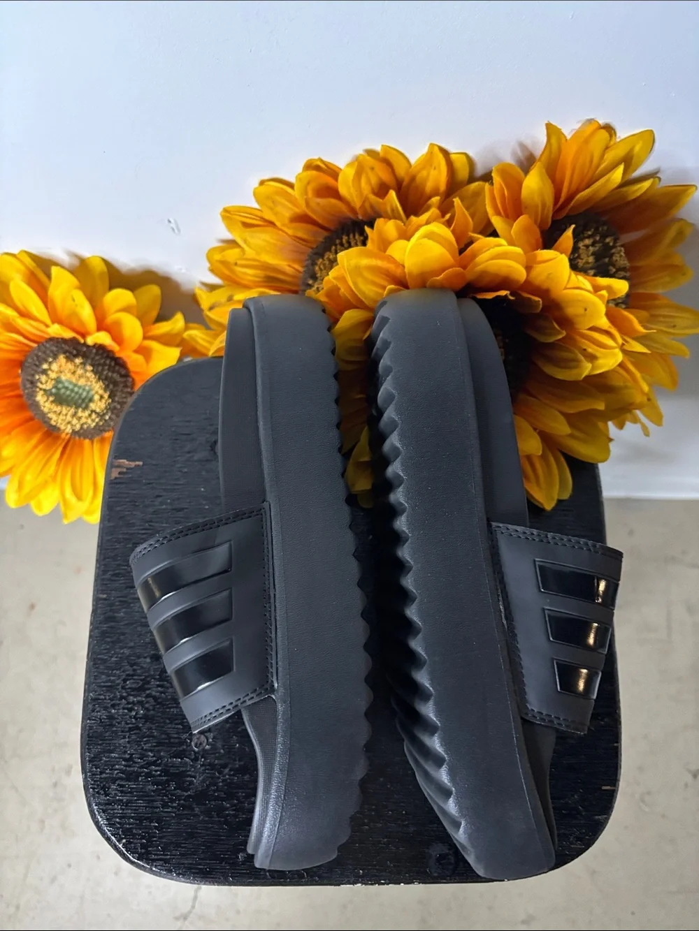 adidas Adilette Platform slides Size 6